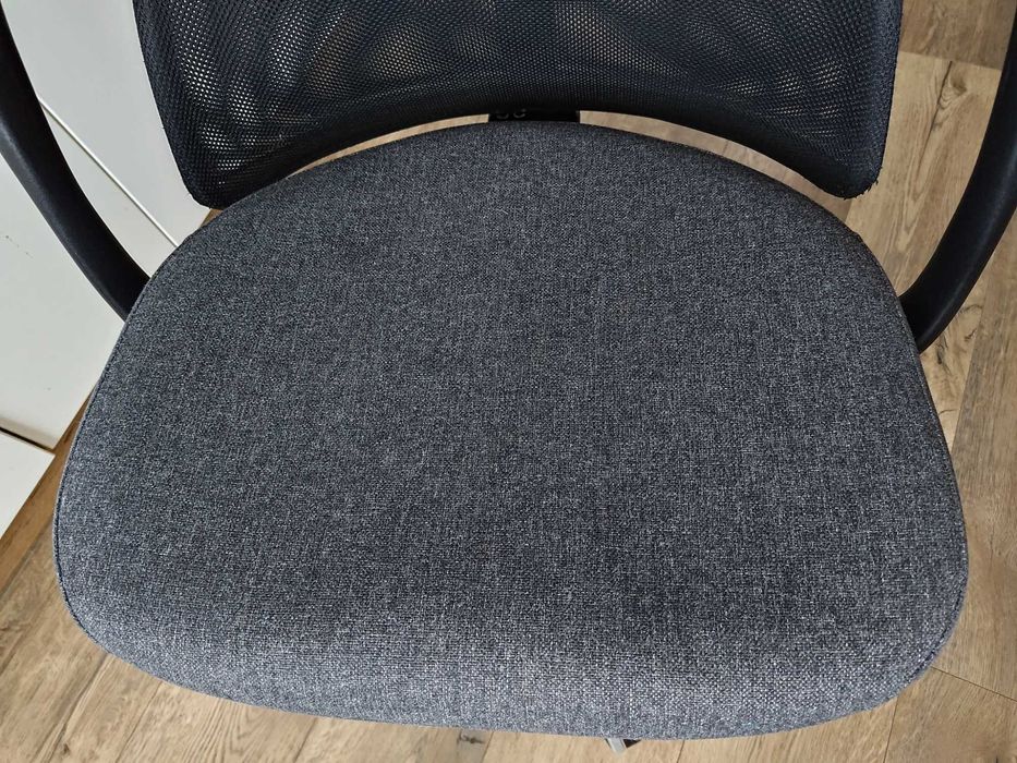 Krzesło biurowe z podłokietnikami - IKEA - JARVFJALLET