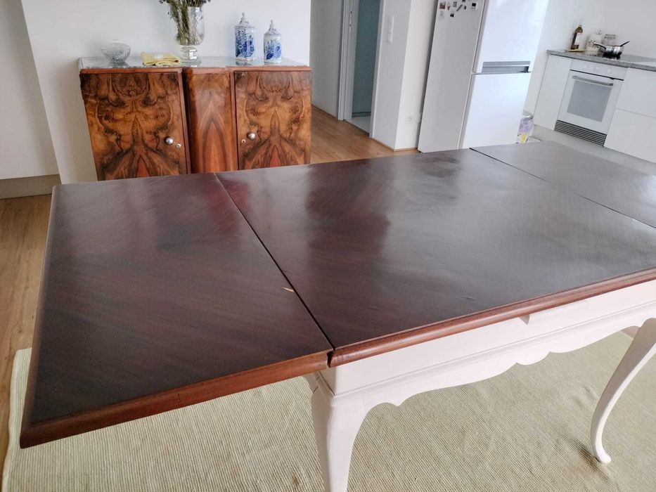 Mesa de Sala em madeira maciça