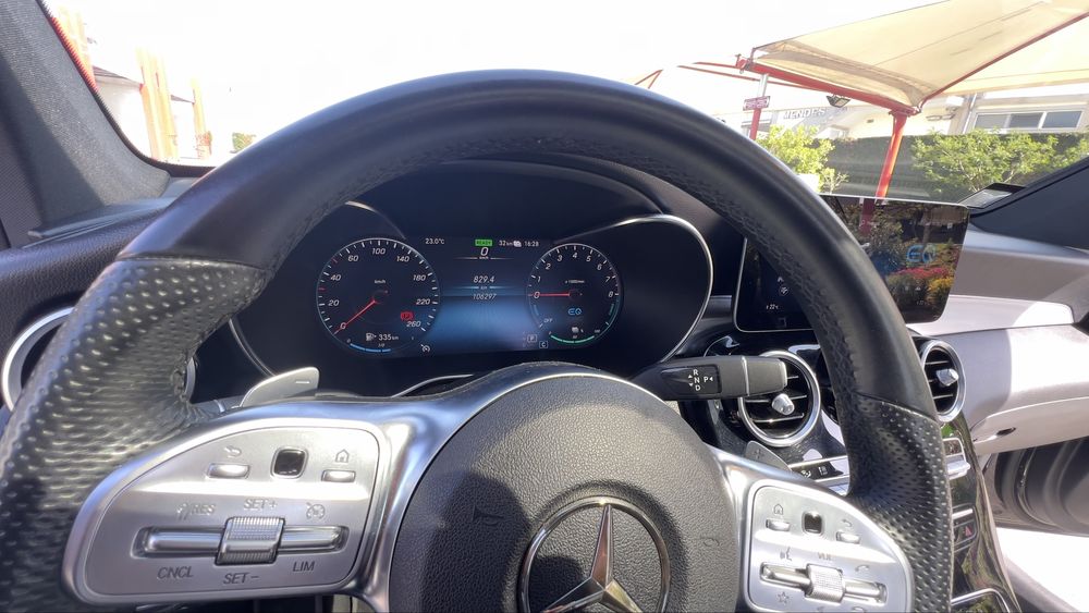 Mercedes GLC300e