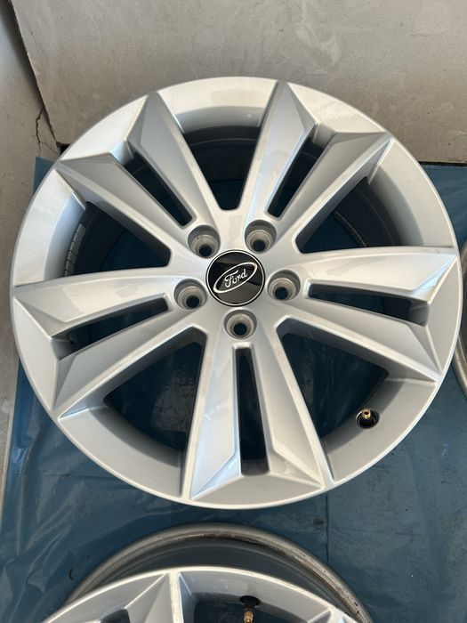 356 Felgi FORD R 17 5x108 otwór 63,3 7J ET40 NOWE