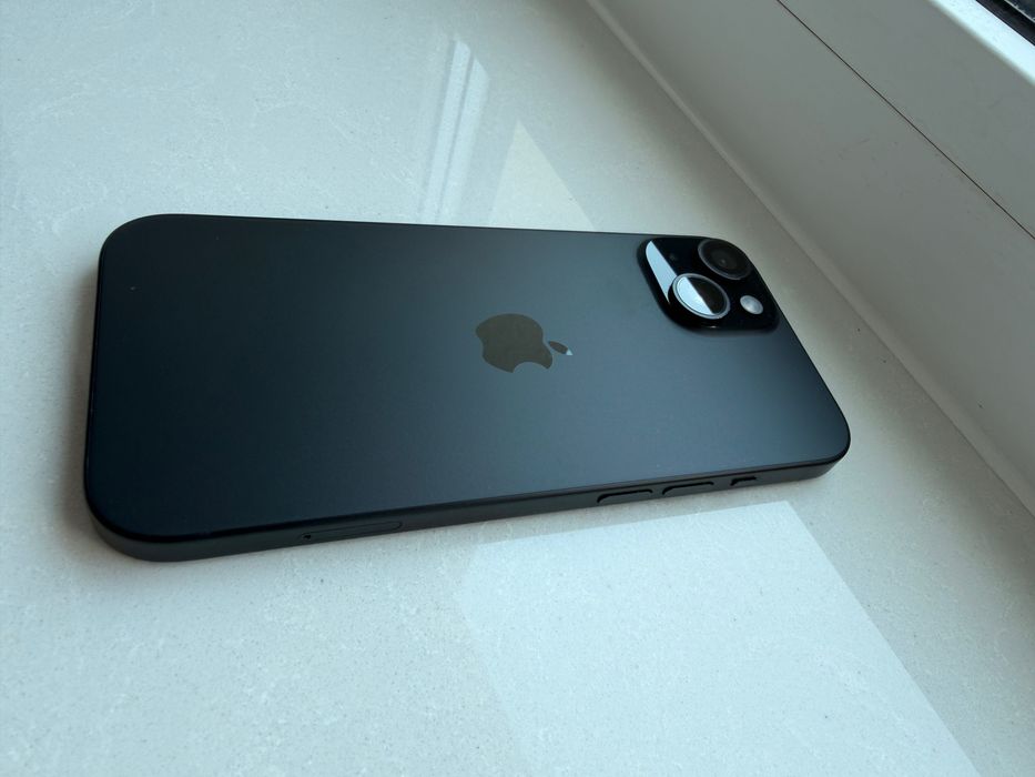 Sprzedam iPhone 15 256 GB w kolorze czarnym