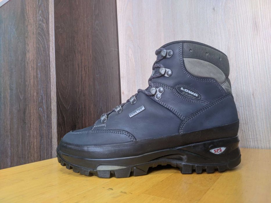 Ботинки треккинговые кожаные  водостойкие Lowa Treviso GTX