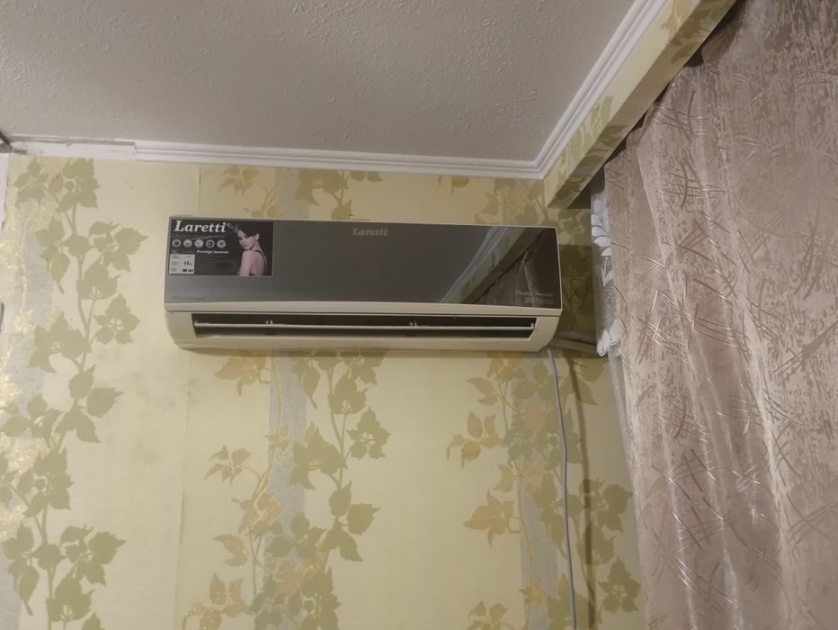 Продам кондиционер Laretti на запчасти
