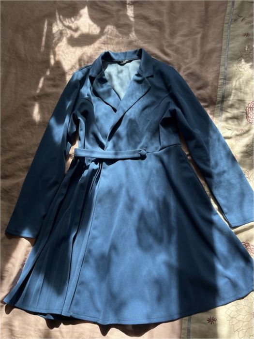 Святкова жіноча сукня