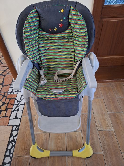 Fotelik dla dziecka do karmienia