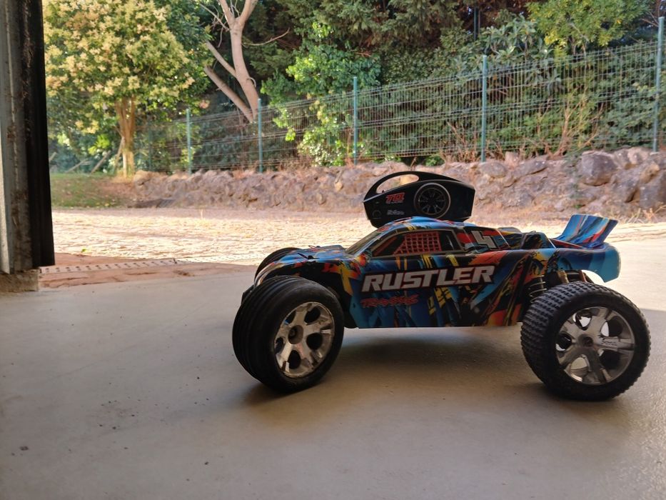 Rustler Traxxas usado