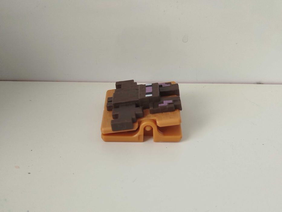 Figurka, zabawka Kinder Joy Minecraft, nietoperz, spinacz, klips do papieru (4)