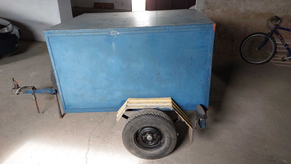 Atrelado multiusos para venda ou troca