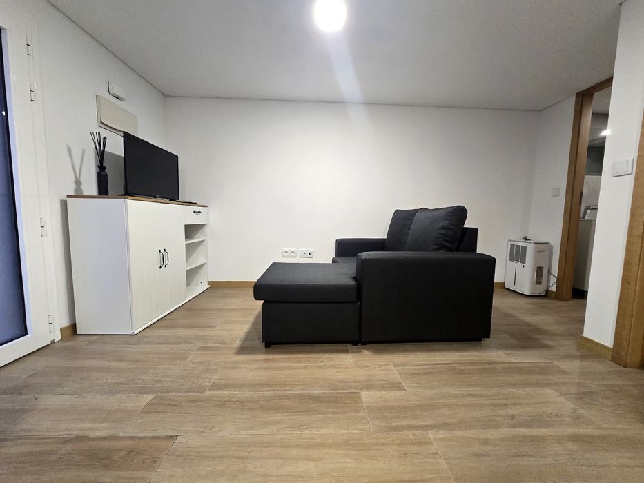 T1 para arrendamento na Costa-Guimarães!