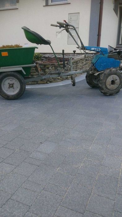 Glebogryzałka, usługi glebogryzałką