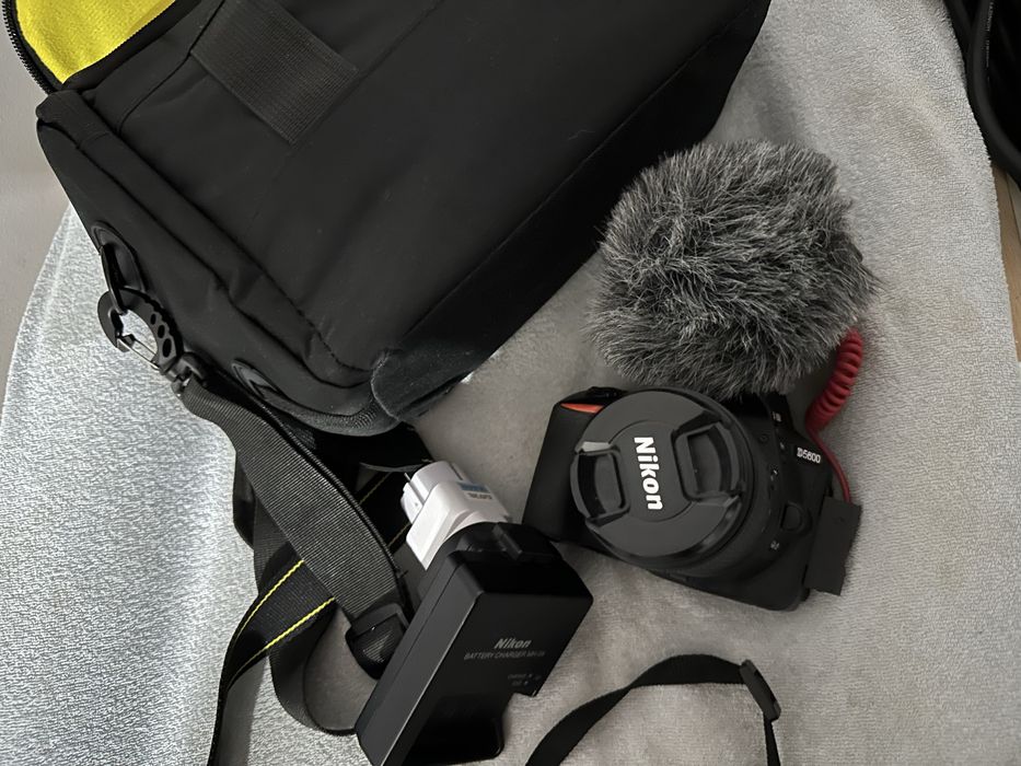 Lustrzanka NIKON D5600 + rode mikrofon