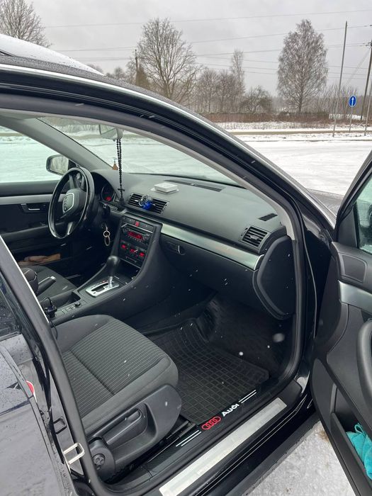 Продам автомобиль Ауди А4 В7