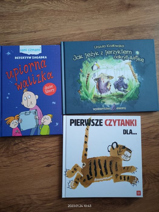 Zestaw 3 książek w twardej oprawie.