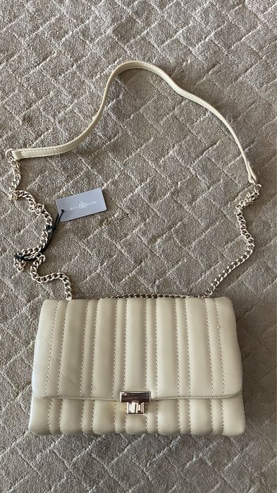 Mala nova com etiqueta