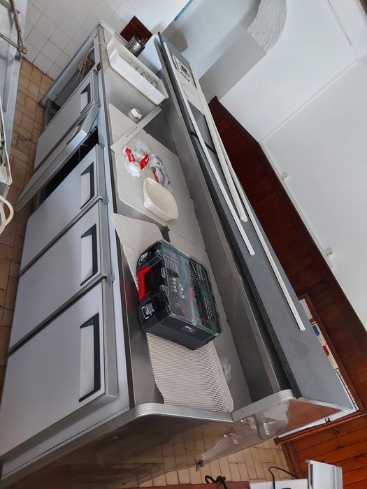 Balcão e Vitrine refrigerada para café/pastelaria/comércio