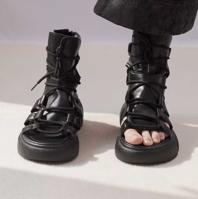 Продам римские , женские сандали.