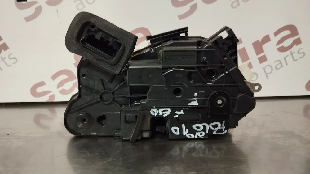 FECHO DA PORTA VOLKSWAGEN POLO V 6R REF. 5K1837015B FRENTE ESQUERDO