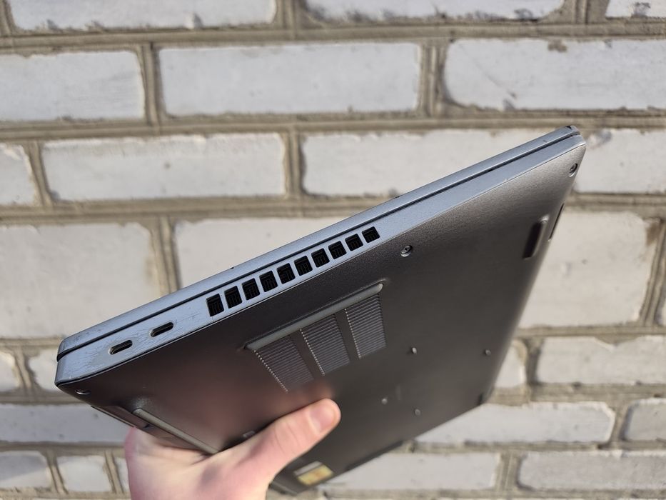 2022 року, ігровий ноутбук DELL (i7 1185G7/16/512/T500)