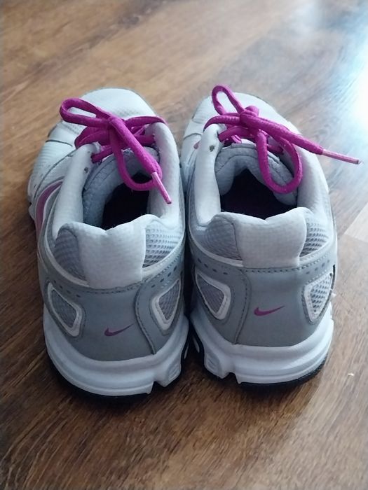 Nike lekkie buty damskie do biegania 40