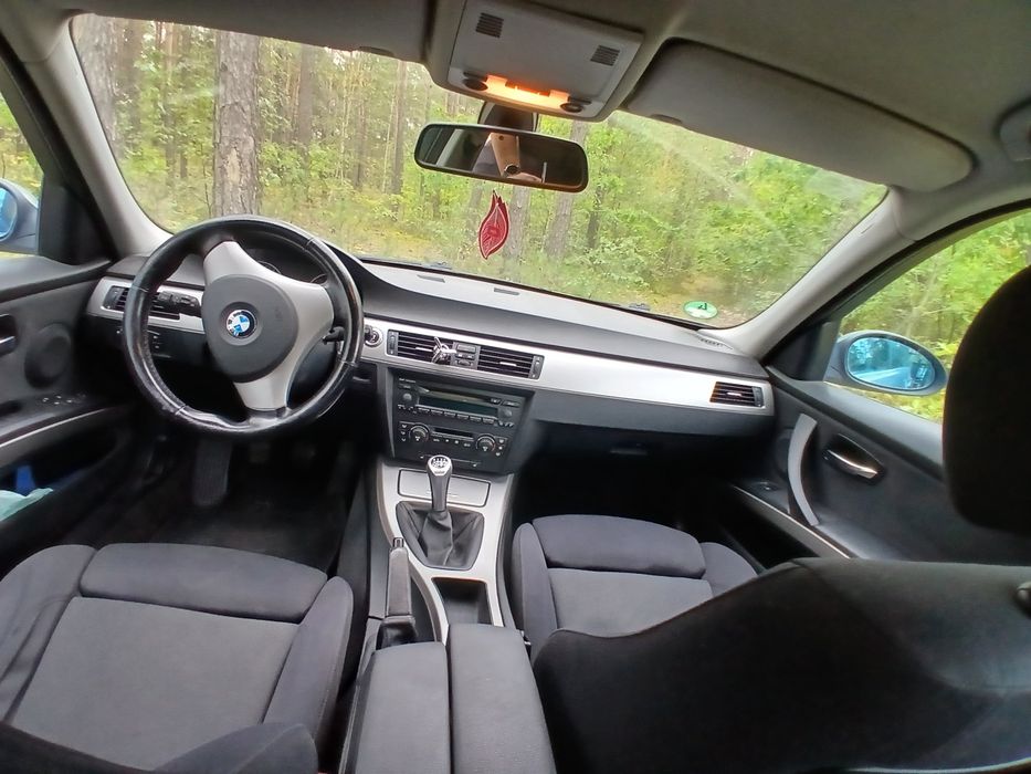 BMW E90 2.0 benzyna