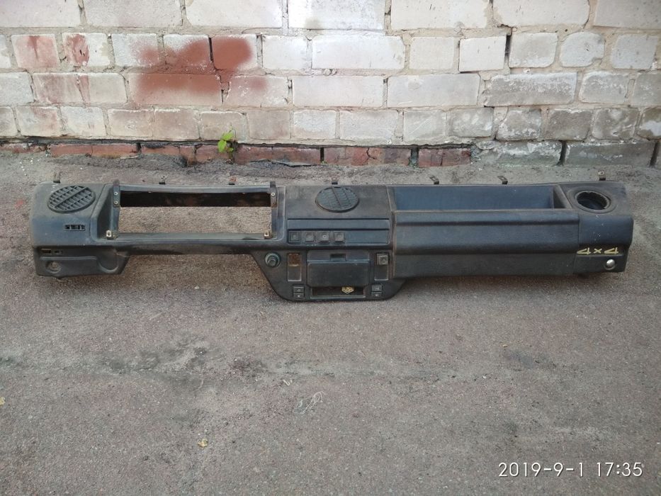 Запчастини для " АРО 10.4 " .