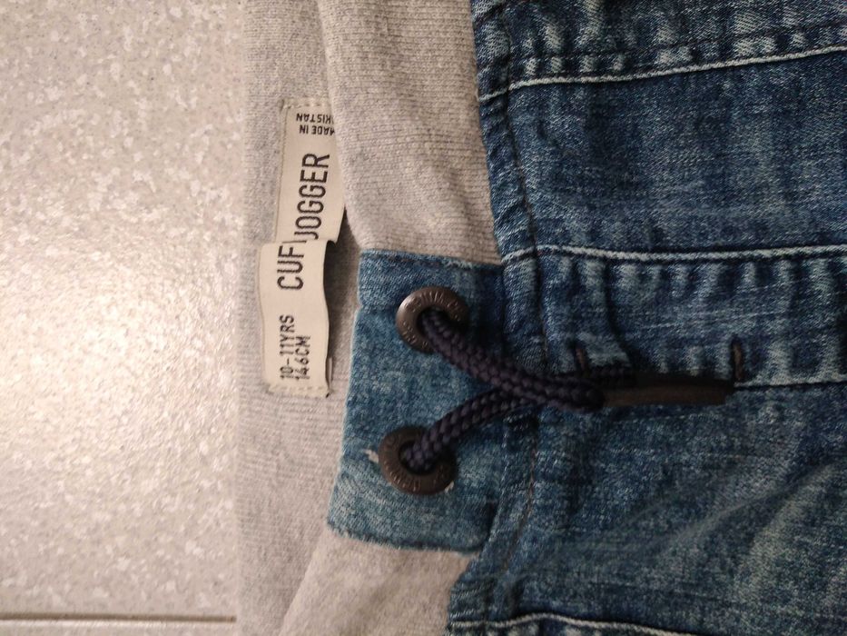 Calça de ganga em bom estado