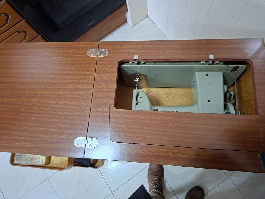 Máquina de costura Oliva
