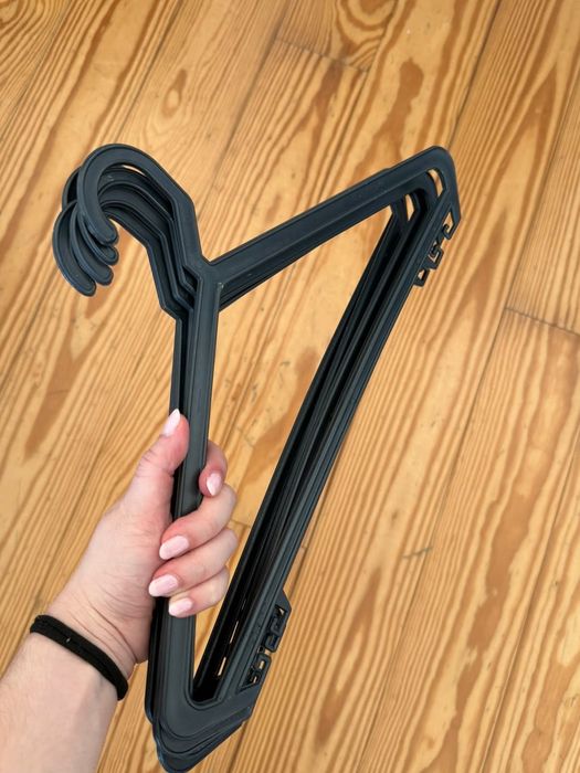 Conjunto 5 cabides de plástico