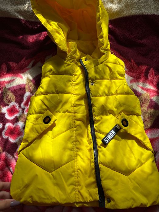 Дитяча жилетка для дівчинки на 2-3 роки