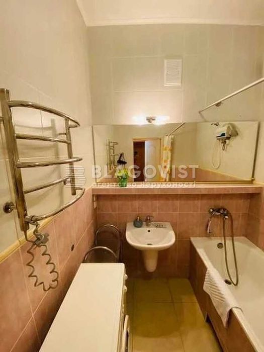 Светлая 2-ком квартира 50м2 в историческом центре Киева