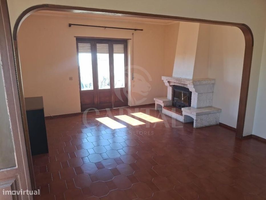 Apartamento T2 em Moradia