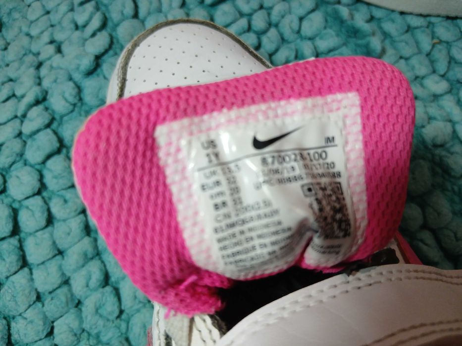 Кроссовки на девочку,фирма Nike