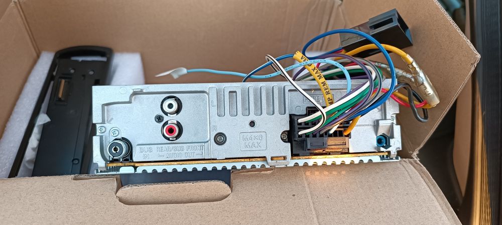 Radio Sony CD AUX mp3 usb

MODEL: CDX-GT35U