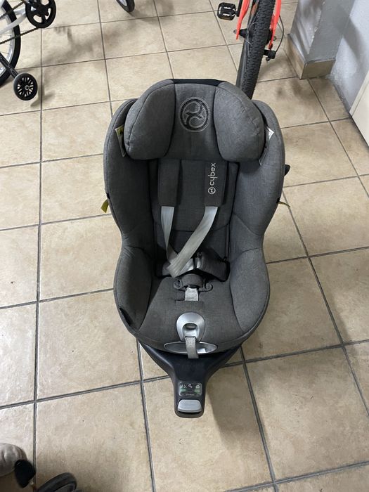 Cadeira Auto Cybex para criança pequena com isofix