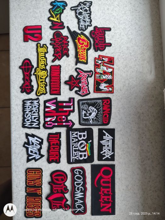 Наклейки Стильні з нанесенням праски