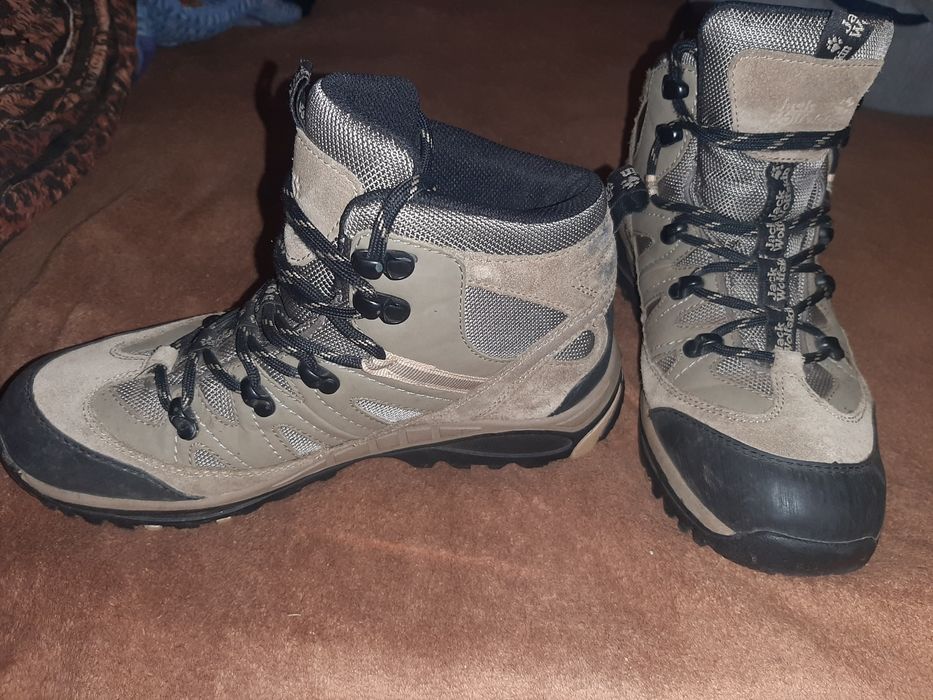 Продаються Боти фірми Jack Wolfskin