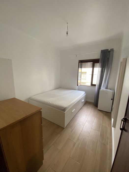 Aluguer de quarto casal em Rio de Mouro