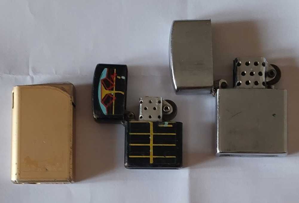 Isqueiros 3 - (1 a gaz 2 gasolina ou petróleo )