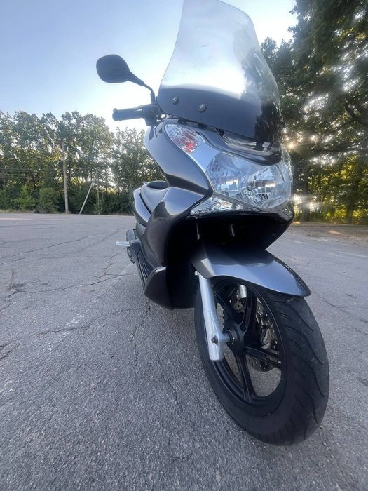 Honda pcx 150 максі скутер
