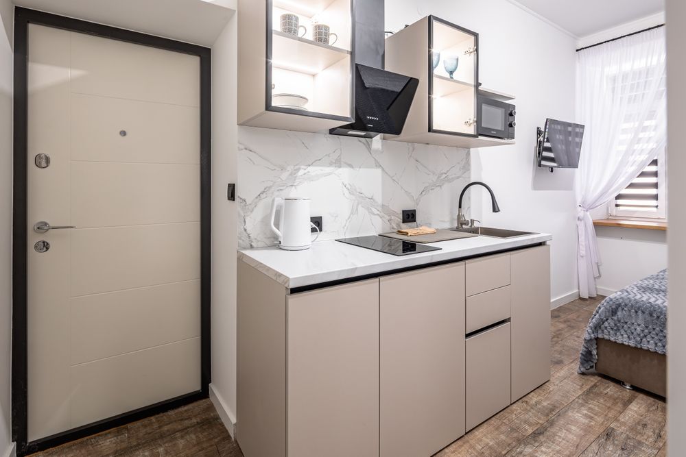 Здам 1 кімнатну квартиру подобово біля костелу та церкви Юра