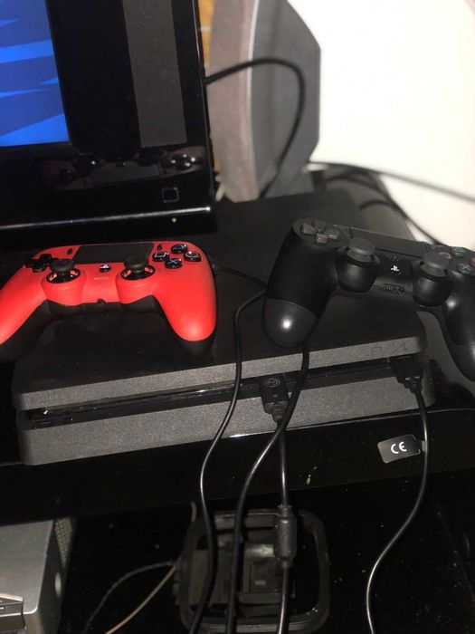 PS4 Slim+ 2 Joysticks+ FIFA 22 in physical format+ 1 USB cable64171289012225121