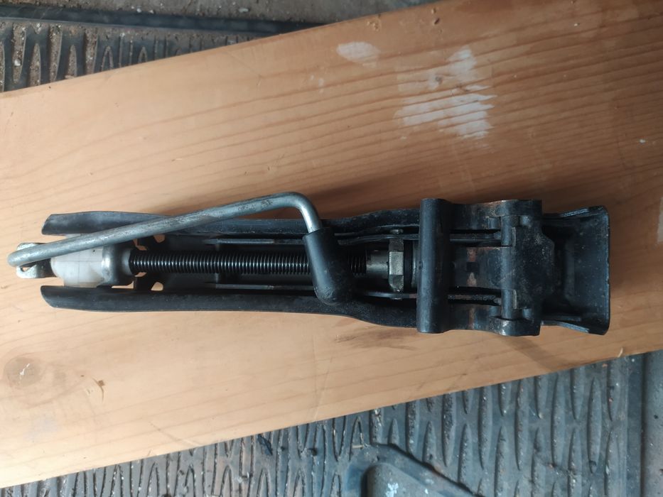 Домкрат к автомобилю Skoda Fabia