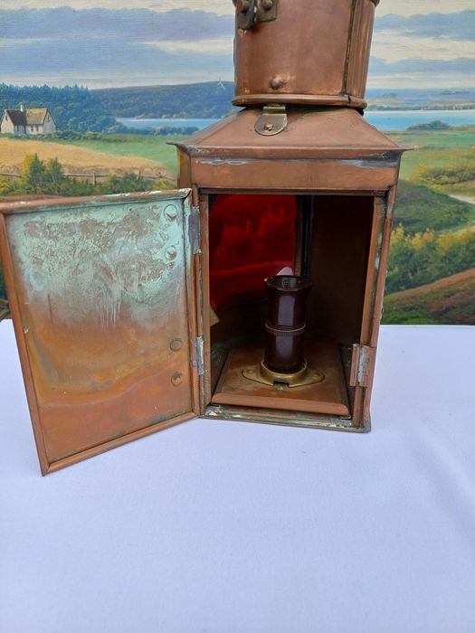 Stara lampa okrętowa