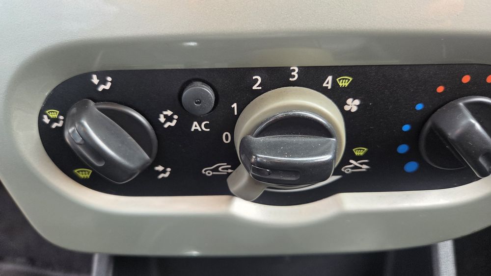 Dacia Sandero 1.2 16 v  75cv