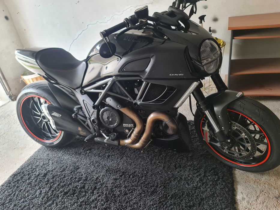 Ducati Diavel 1200 versão AMG