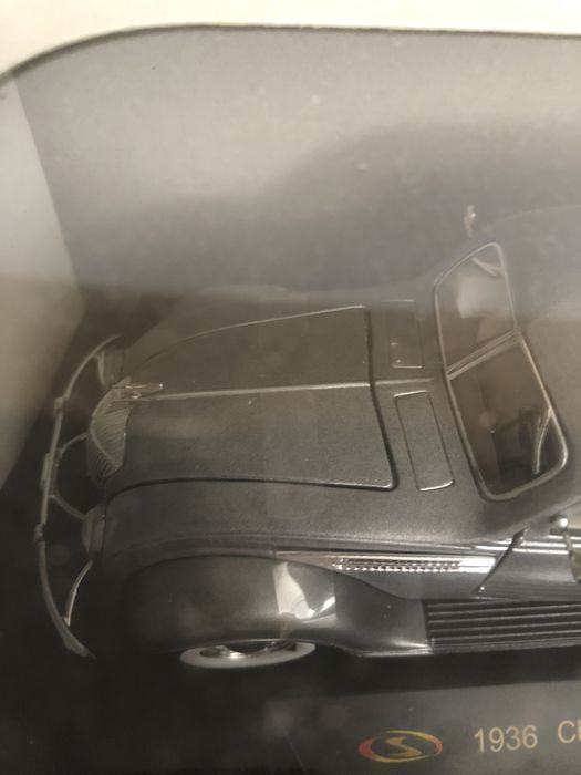Chrysler Airflow escala 1:32