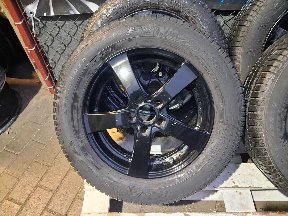 4x felgi alu R15 5x100 Vw Polo Bora Skoda Rapid Roomster Fabia Scala