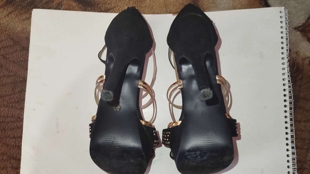 Босоніжки жіночі (38розмір)