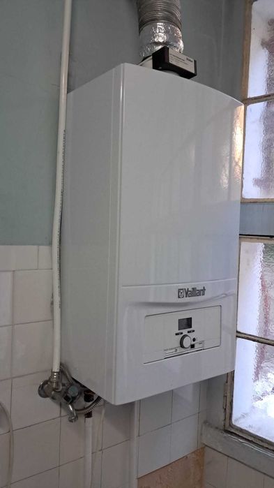 Caldeira Vaillant atmoTEC Pro 24kW — Bom Estado, c/ Kit Exaustão