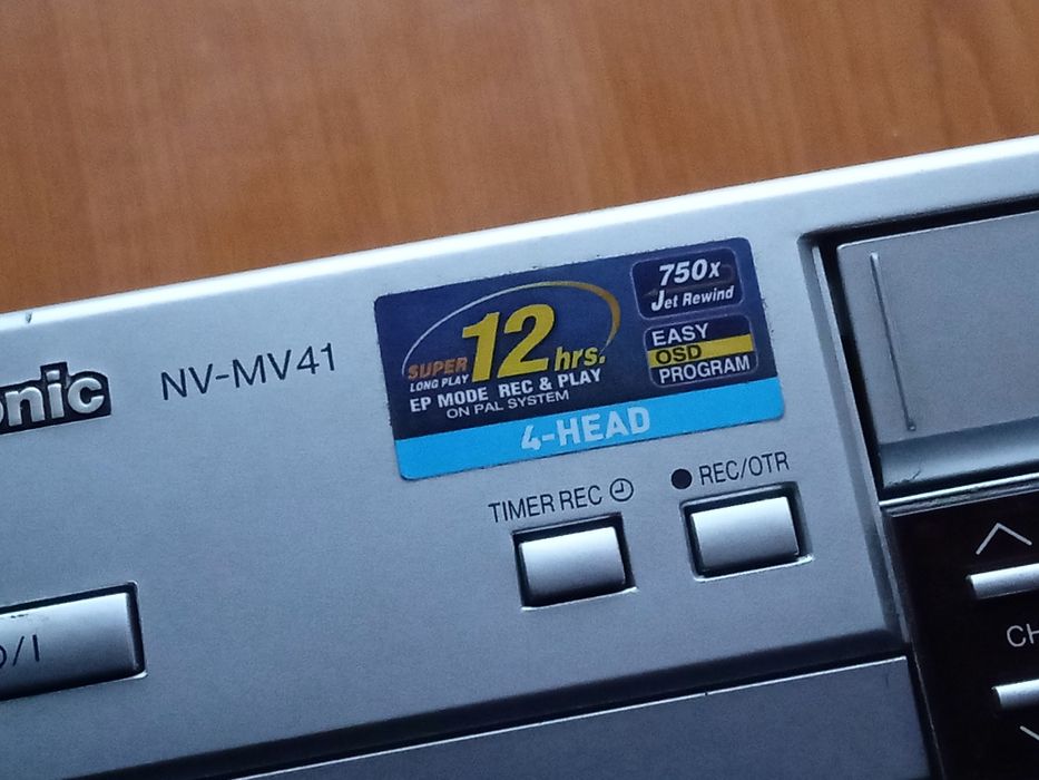 Відео магнітофон Panasonic NV-MV41EE
